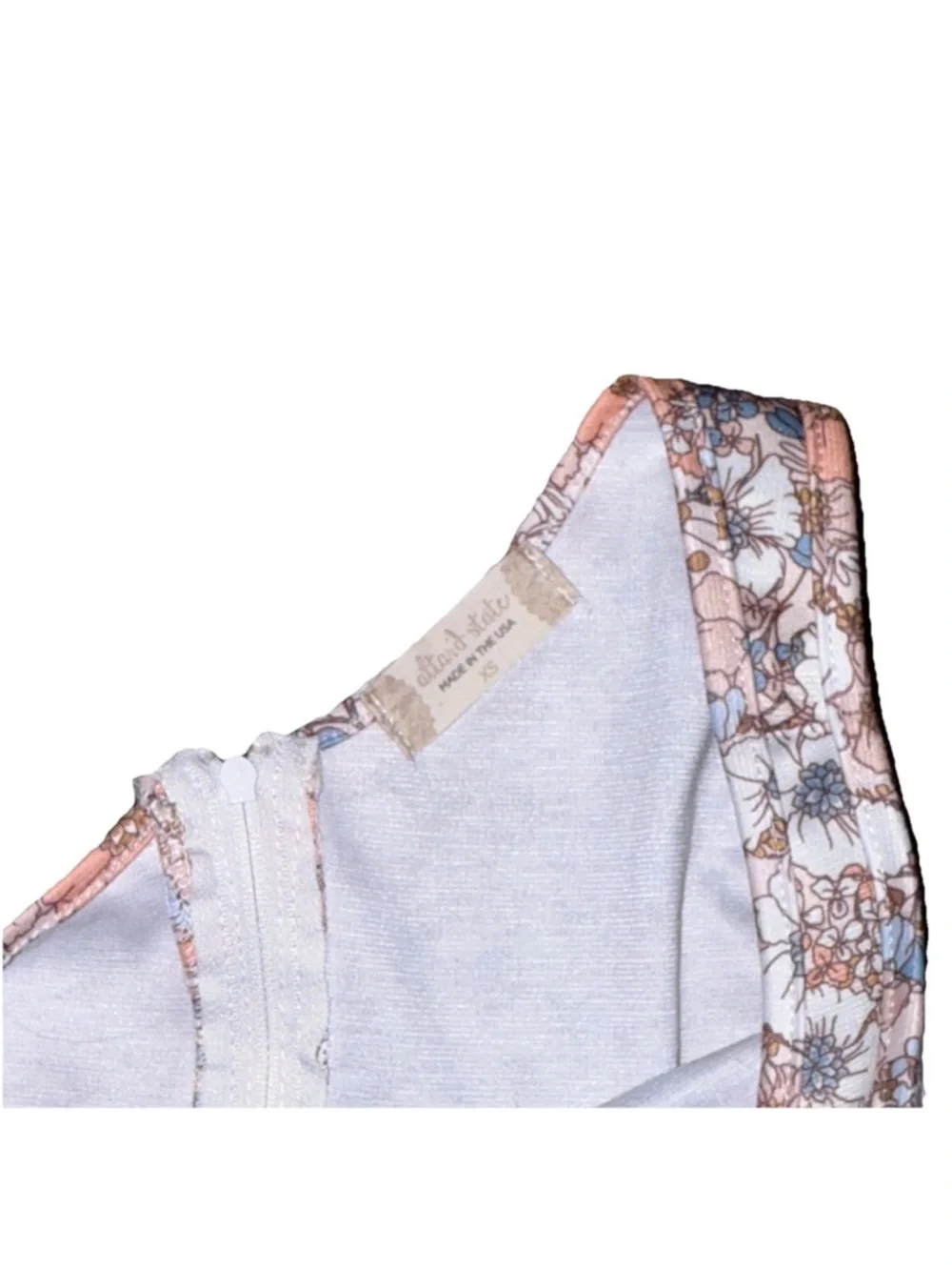 Altar’d Stare One-Shoulder Floral Romper in Peach and White - Picture 5 of 6
